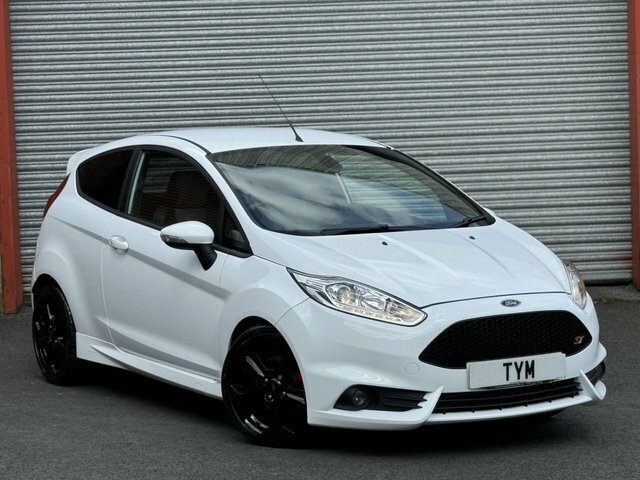 Compare Ford Fiesta 1.6 St-3 180 Bhp BT17CWO White
