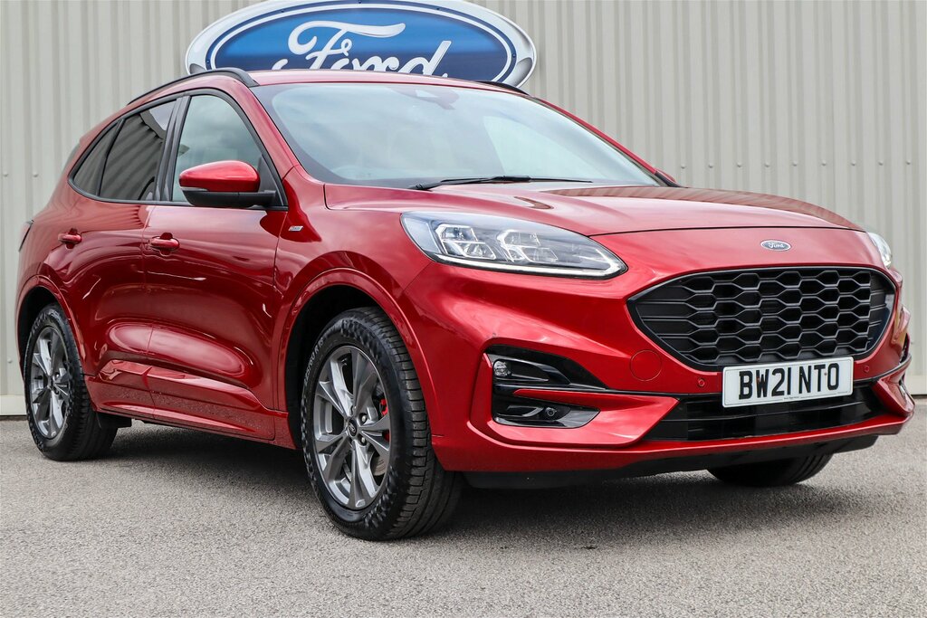 Compare Ford Kuga 1.5 Ecoboost 150 St-line Edition BW21NTO Red