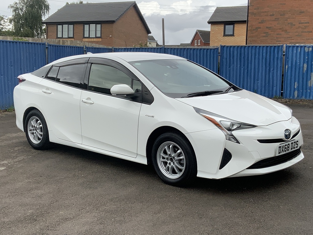 Compare Toyota Prius Vvt-i Business Edition DX68DZS White