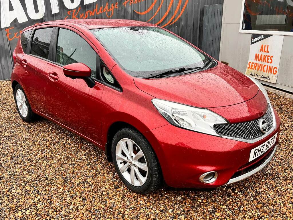 Compare Nissan Note 1.2 Dig-s Tekna RHZ9179 Red