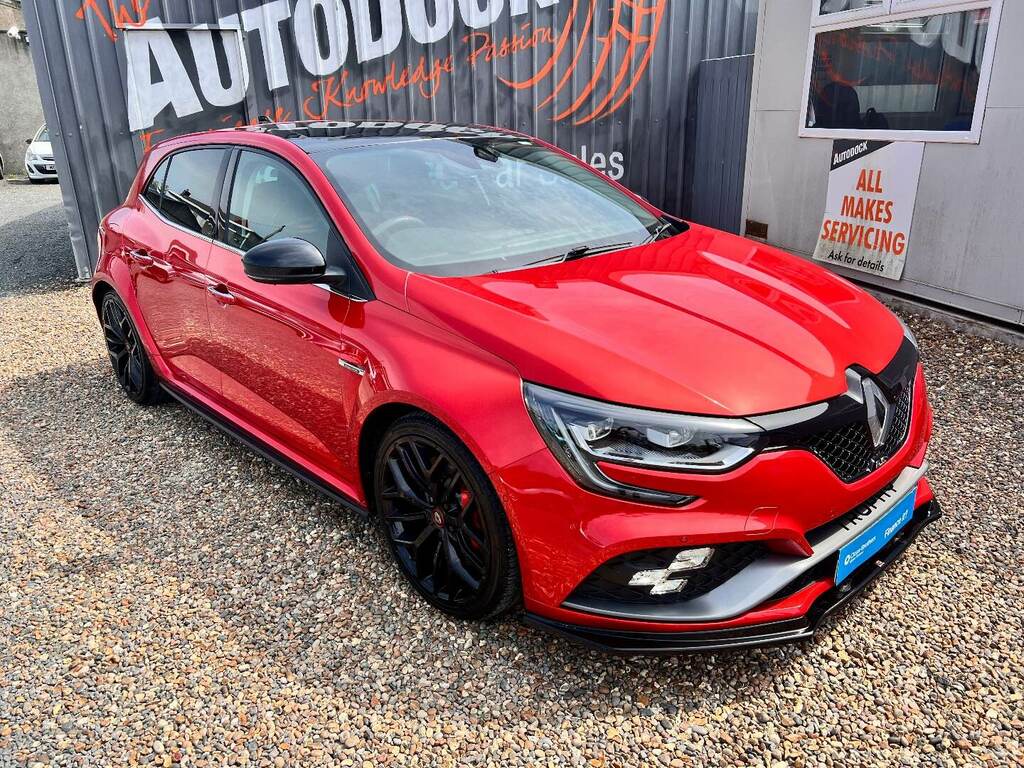 Compare Renault Megane 1.8 300 Trophy YHZ8855 Red