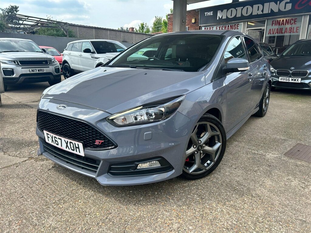 Compare Ford Focus 2.0T Ecoboost St-3 Euro 6 Ss FX67XOH Grey