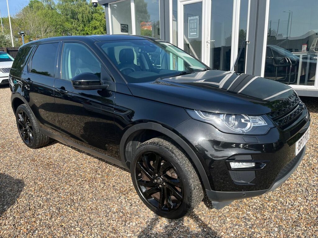 Compare Land Rover Discovery Sport 4X4 2.0 Td4 Hse Black 4Wd Euro 6 Ss 2 BP17PZF Black