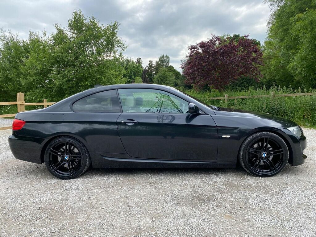 Compare BMW 3 Series Coupe 3.0 325D M Sport Steptronic Euro 5 2011 NG11EUV Black