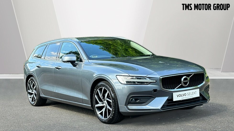 Compare Volvo V60 D3 Momentum Pro LK68XCR Grey