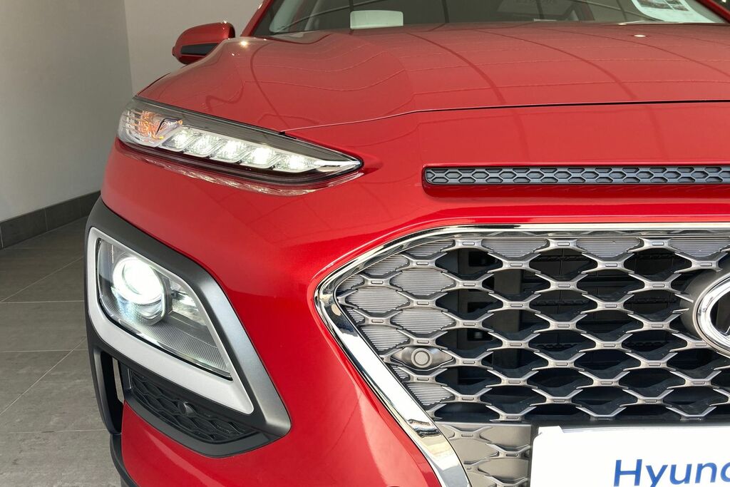 Compare Hyundai Kona 1.6 H Gdi Premium Se Suv Hybrid Dct YS70DFE Red