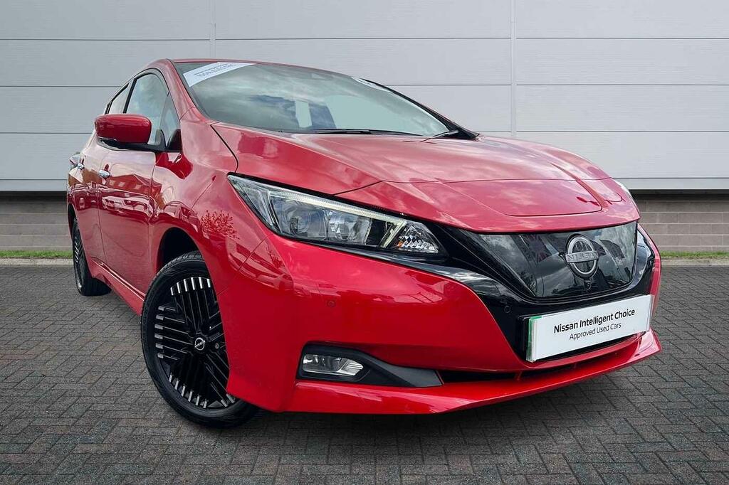 Compare Nissan Leaf Leaf E N-connecta FY72ZCV Red