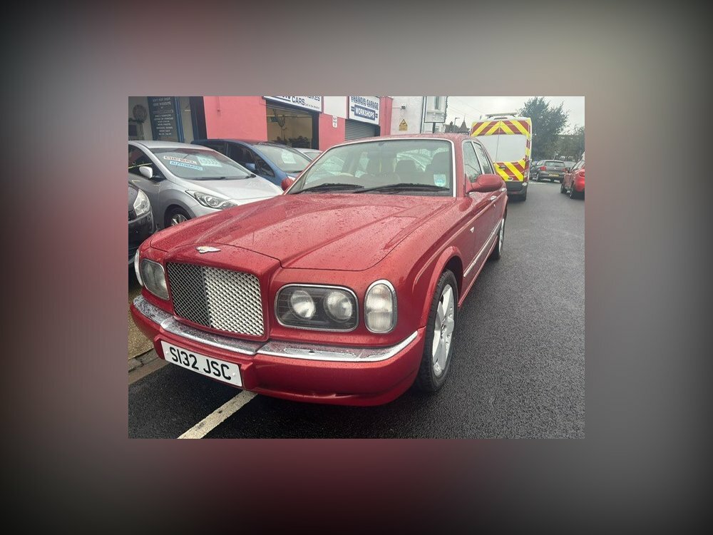 Bentley Arnage 4.4 V8 Saloon 390 Gkm, 350 Red #1