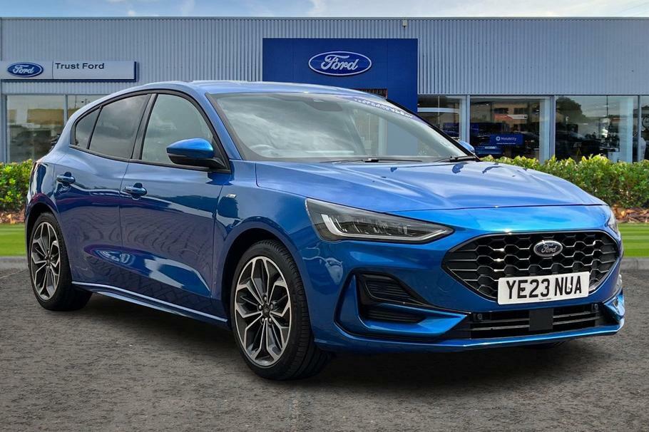 Compare Ford Focus St-line X With Full Heated Leather Seats YE23NUA Blue