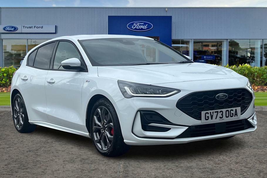 Compare Ford Focus St-line- With Satellite Navigation GV73OGA White