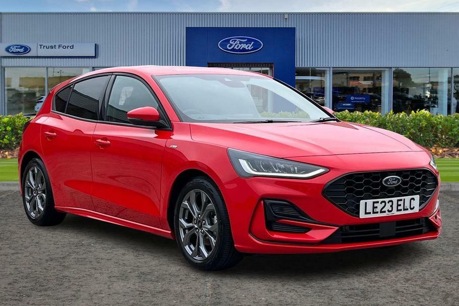 Compare Ford Focus St-line 1.0 125Ps Ecoboost Inc Winter Pack LE23ELC Red