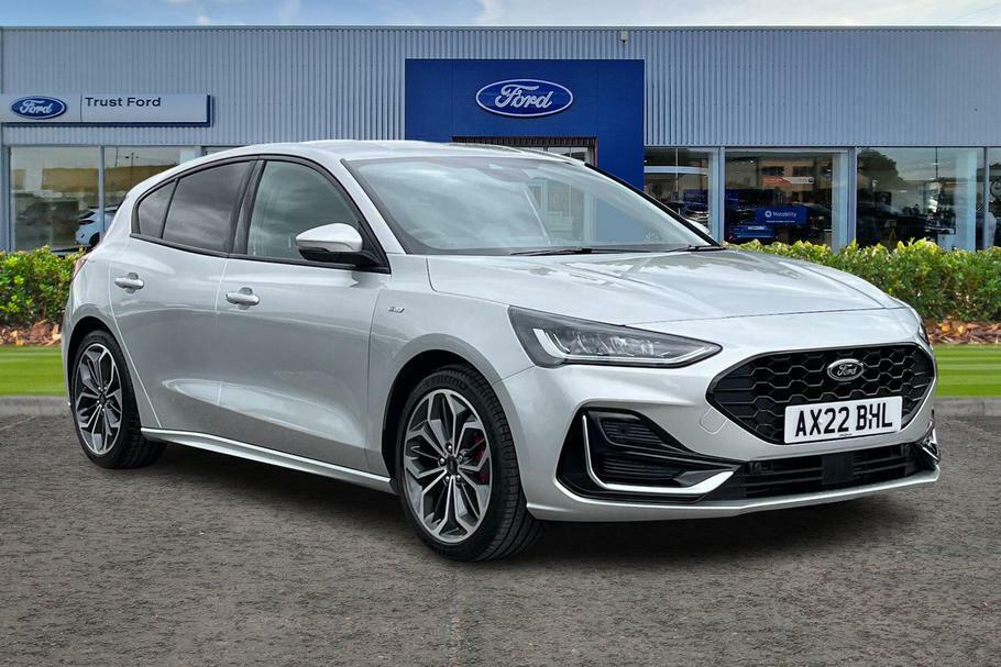 Compare Ford Focus 1.0 Ecoboost Hybrid Mhev 155 St-line Vignale AX22BHL Silver