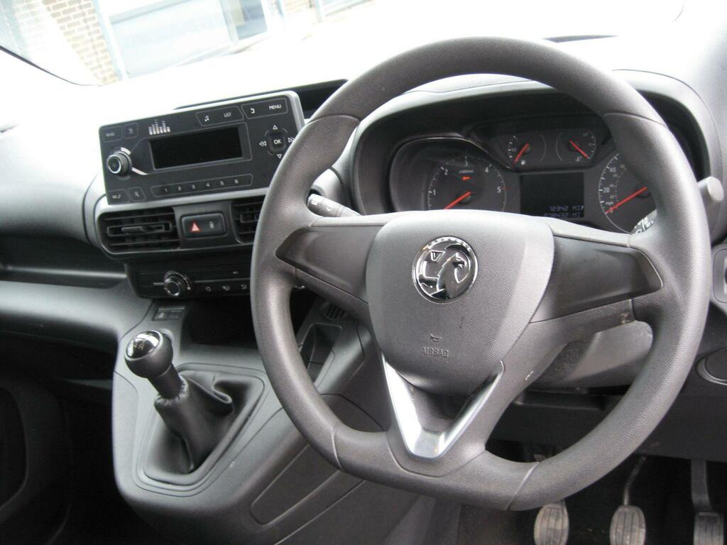 Vauxhall Combo Panel Van 1.6 Turbo D 2300 Edition Stopstart 201 White #1