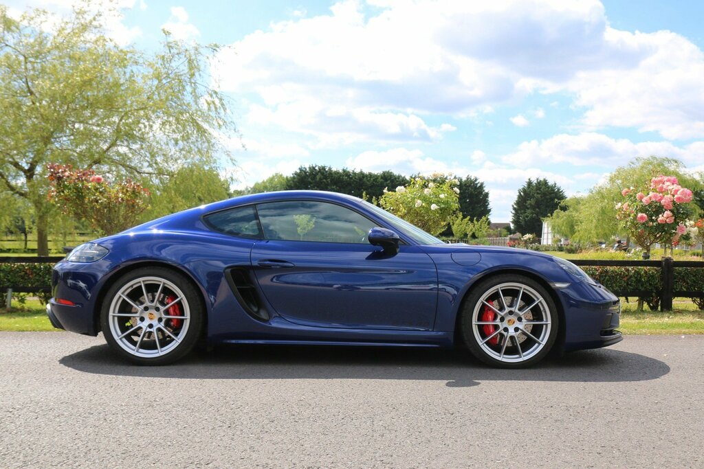 Compare Porsche 718 Cayman Cayman Gts 4.0 L111AUS Blue