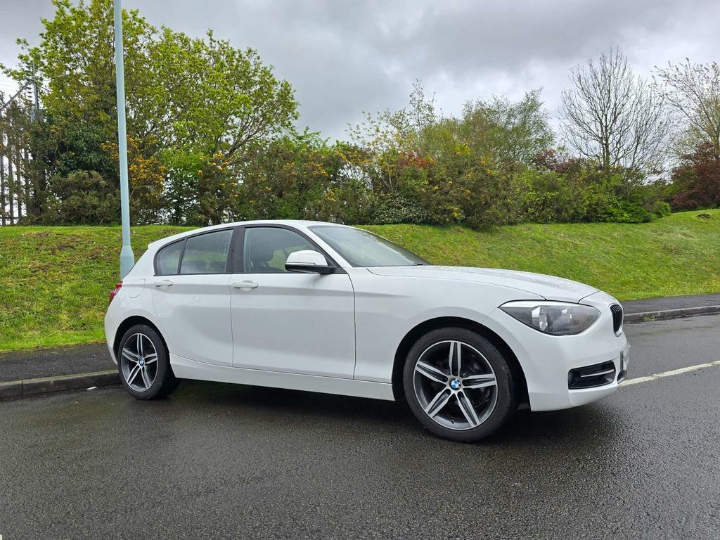 Compare BMW 1 Series 2.0 116D Sport Euro 5 Ss W064OWX White