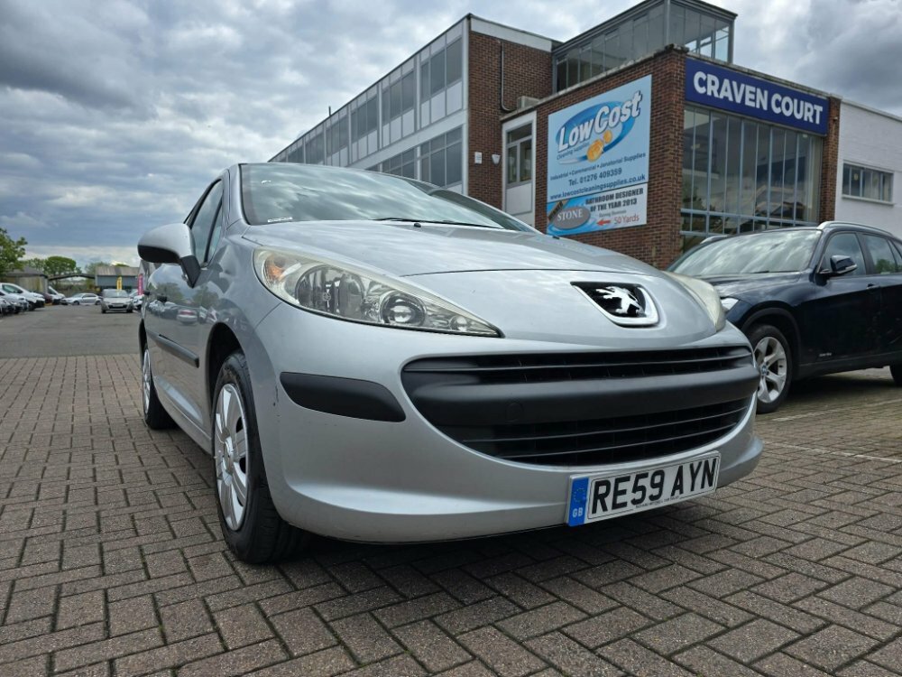 Compare Peugeot 207 1.4 S RE59AYN 