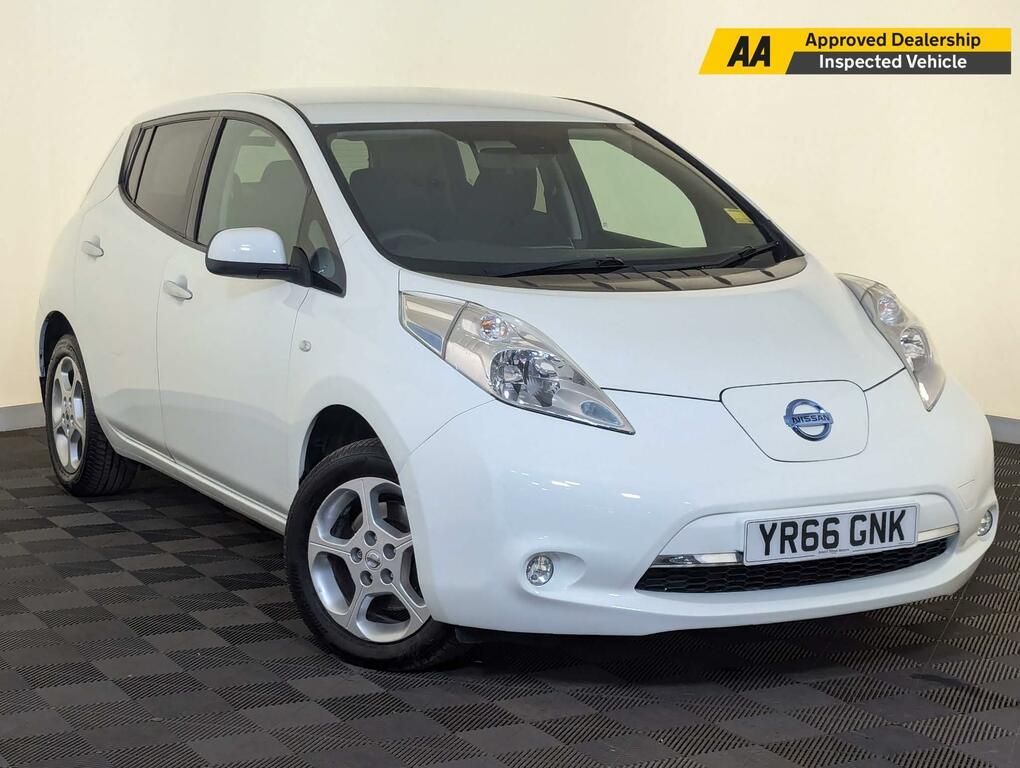 Compare Nissan Leaf 30Kwh Acenta YR66GNK White