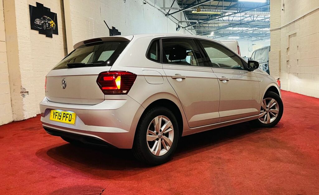 Compare Volkswagen Polo Hatchback 1.6 Tdi Se Euro 6 Ss 201919 YF19PFO Silver