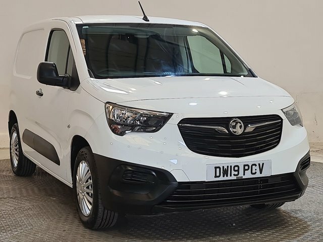 Compare Vauxhall Combo Diesel DW19PCV White