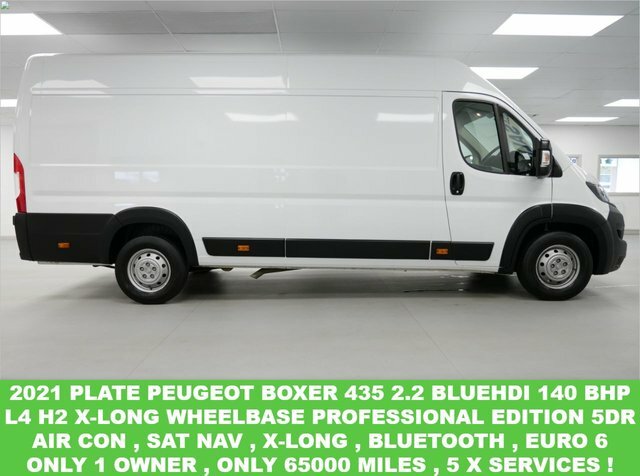 Compare Peugeot Boxer 435 2.2 Bluehdi 140 Bhp L4 H2 X-long Professional CF21EBX White