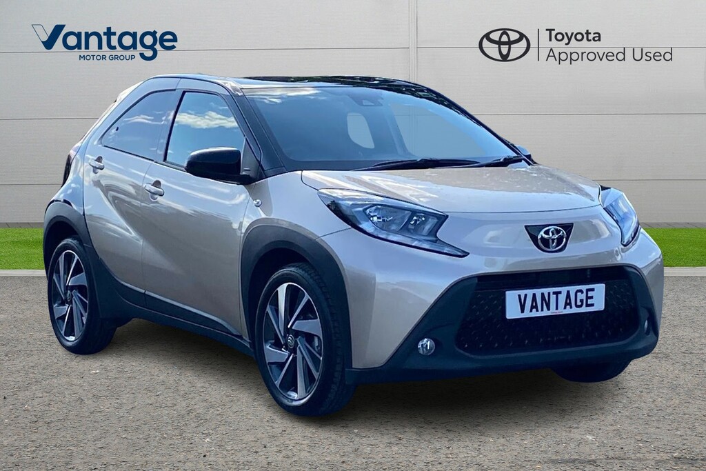 Compare Toyota Aygo X 1.0 Vvt-i Edge Euro 6 Ss YL22LSO Beige