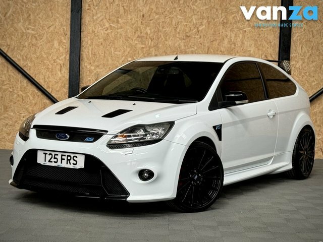 Compare Ford Focus Rs Hatchback 2.5 Rs 300 Bhp T25FRS White