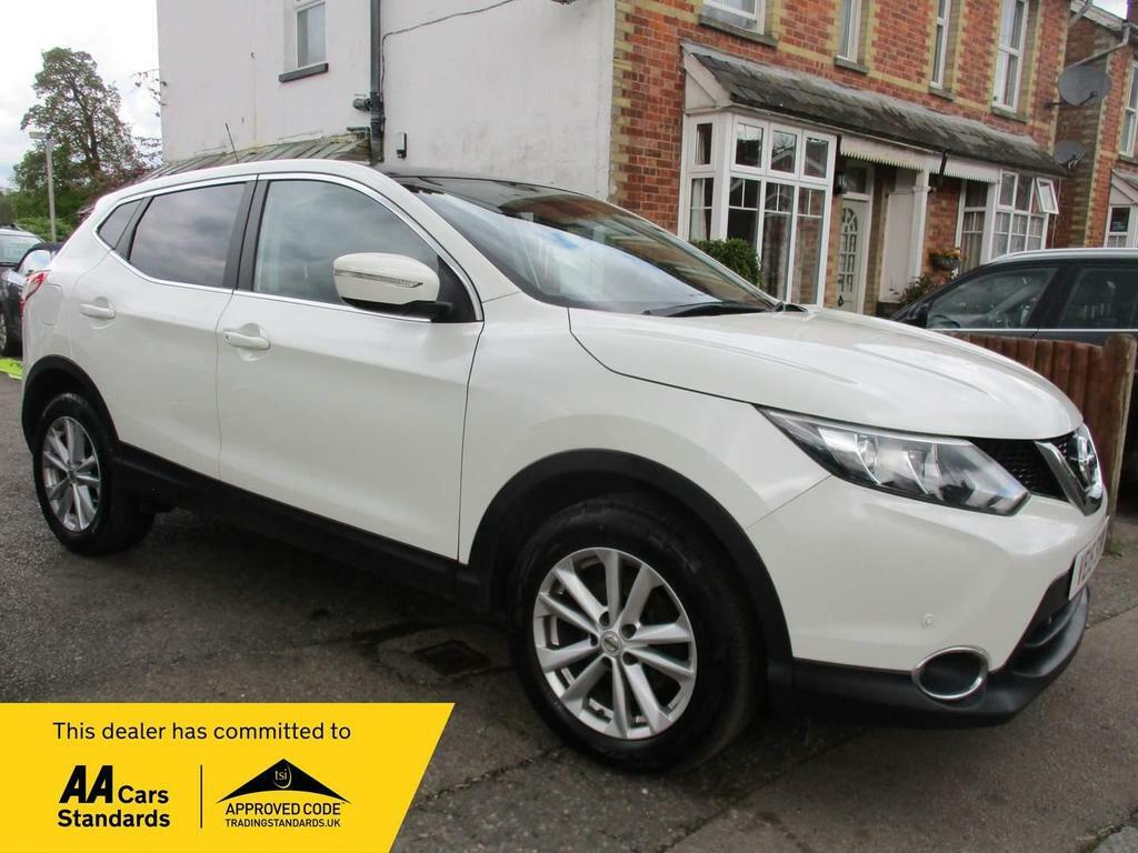Compare Nissan Qashqai 1.5 Dci Acenta Premium 2Wd Euro 5 Ss VE15SYW White