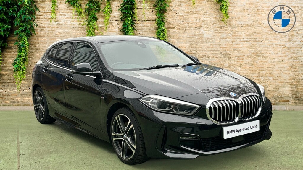 Compare BMW 1 Series 118I M Sport HK69ZUA Black