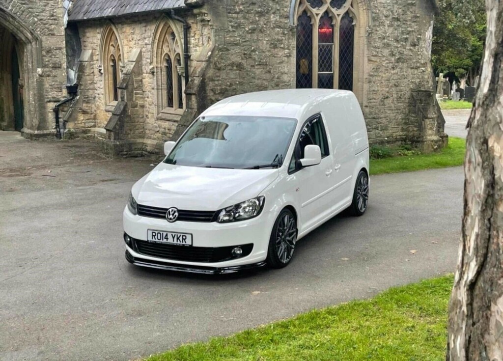 Compare Volkswagen Caddy C20 Highline Tdi L40NVW White