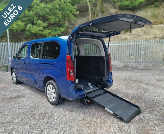 Compare Vauxhall Combo 3 Seat L2 Lwb Wheelchair Accessible Di WM72VKN Blue