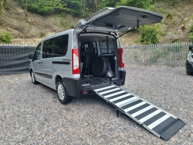 Compare Peugeot Expert 6 Seat Wheelchair Accessible Disabled Access SF66FDJ Silver