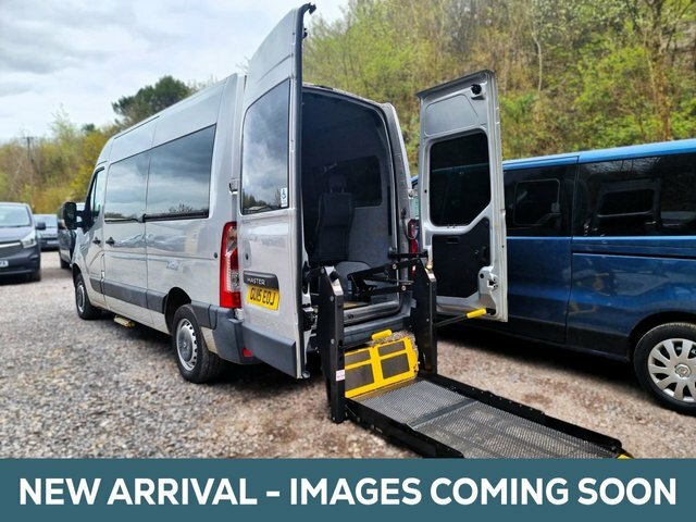 Compare Renault Master Mwb Mr Wheelchair Accessible Disabled Access OU15EOJ Grey
