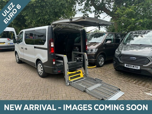 Compare Renault Trafic 5 Seat Wheelchair Accessible Disabled Access Vehic YJ18HXY Silver
