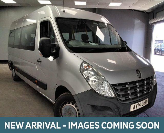 Compare Renault Master Lm35 Lwb 4 X Wheelchair Accessible 8 Seat Min AY14GHH Grey