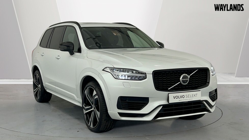 Compare Volvo XC90 Recharge Ultimate, T8 Awd Plug-in Hybrid, OV73VRG White