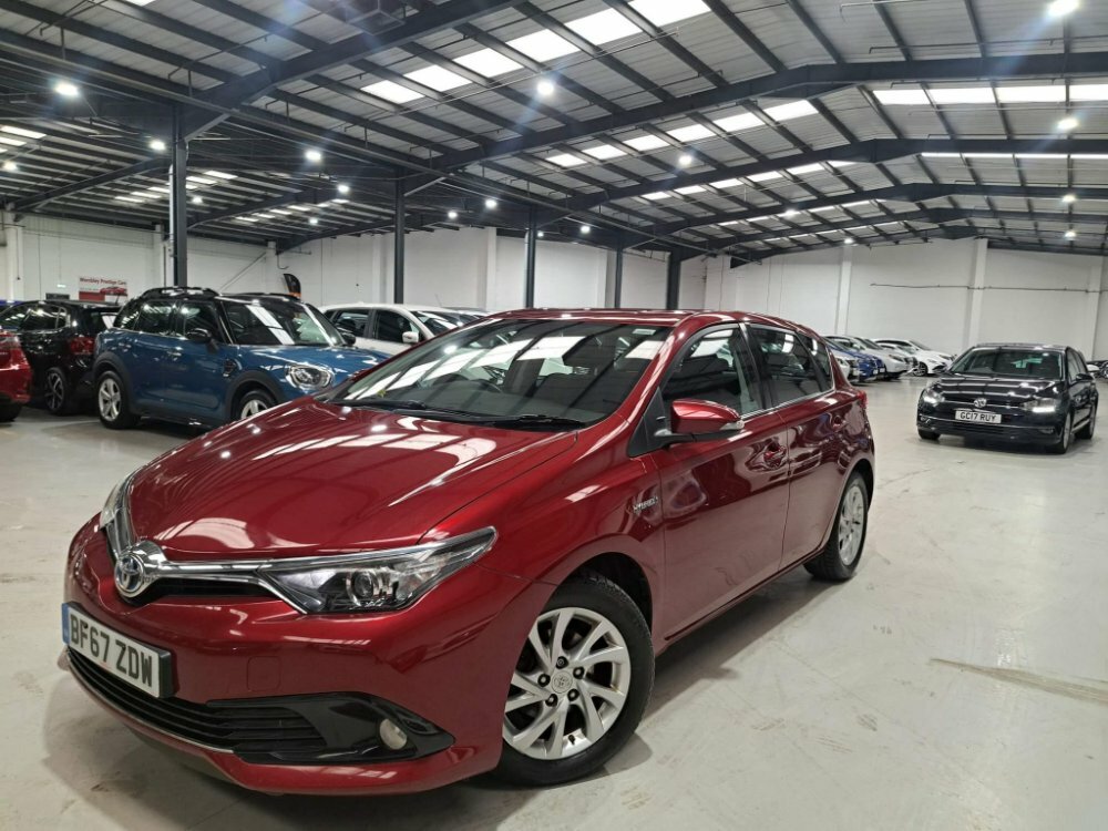 Compare Toyota Auris 1.8 Vvt-h Business Edition Cvt Euro 6 Ss S BF67ZDW Red