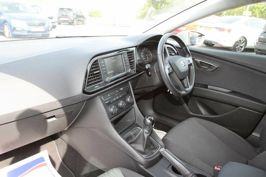 Compare Seat Leon Se Dynamic Technology 1.2 Tsi 110 Ps 6-Speed Manua SY66OUU Silver
