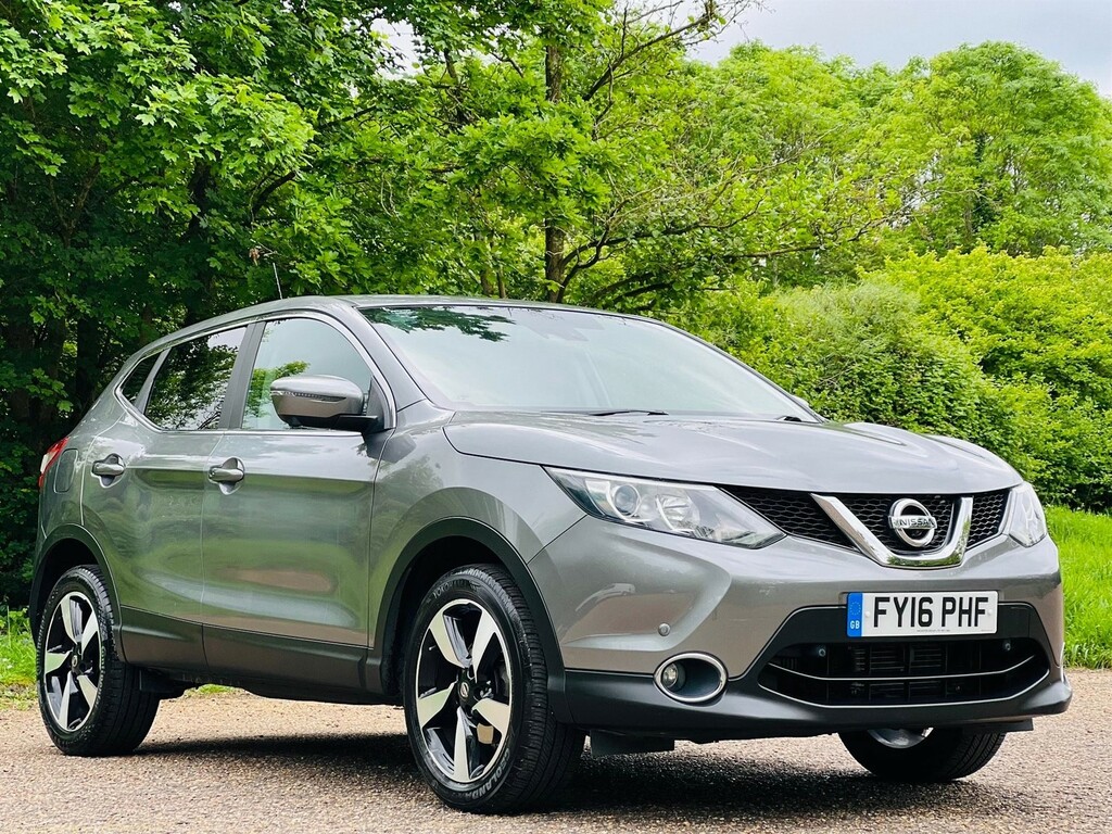 Compare Nissan Qashqai 20161.2 Dig-t N-connecta Xtron 2Wd Euro 6 Ss FY16PHF Grey