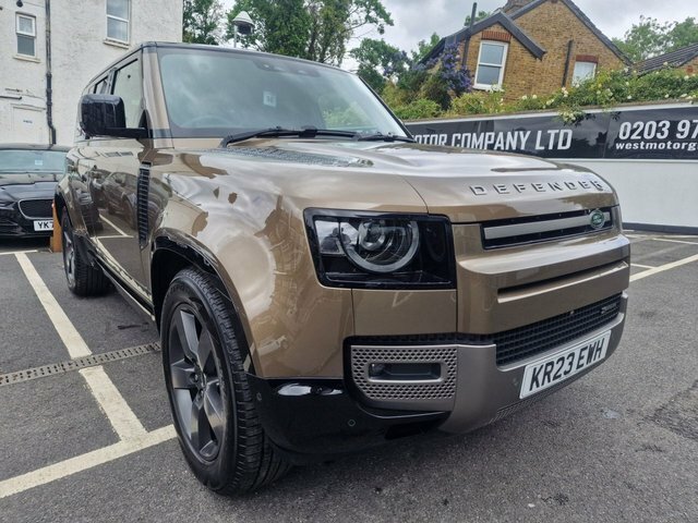 Compare Land Rover Defender 3.0 X-dynamic Hse Mhev KR23EWH Brown