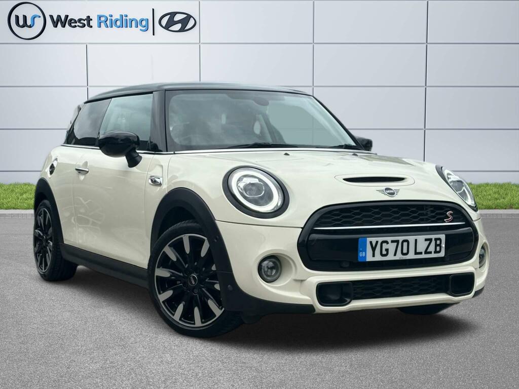 Compare Mini Hatch 2.0 Cooper S Exclusive Steptronic Euro 6 Ss YG70LZB White