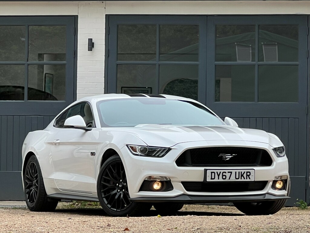 Compare Ford Mustang 5.0 V8 Gt Fastback Selshift Euro 6 416 DY67UKR White