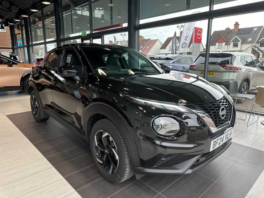 Compare Nissan Juke 1.0 Dig-t 114 N-connecta BF24VLH Black