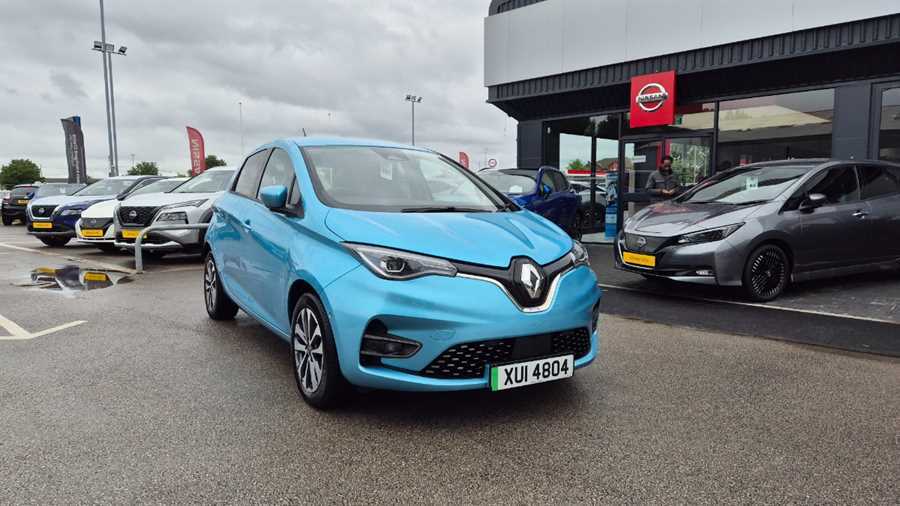 Compare Renault Zoe 100Kw I Gt Line R135 50Kwh Rapid Ch... XUI4804 Blue