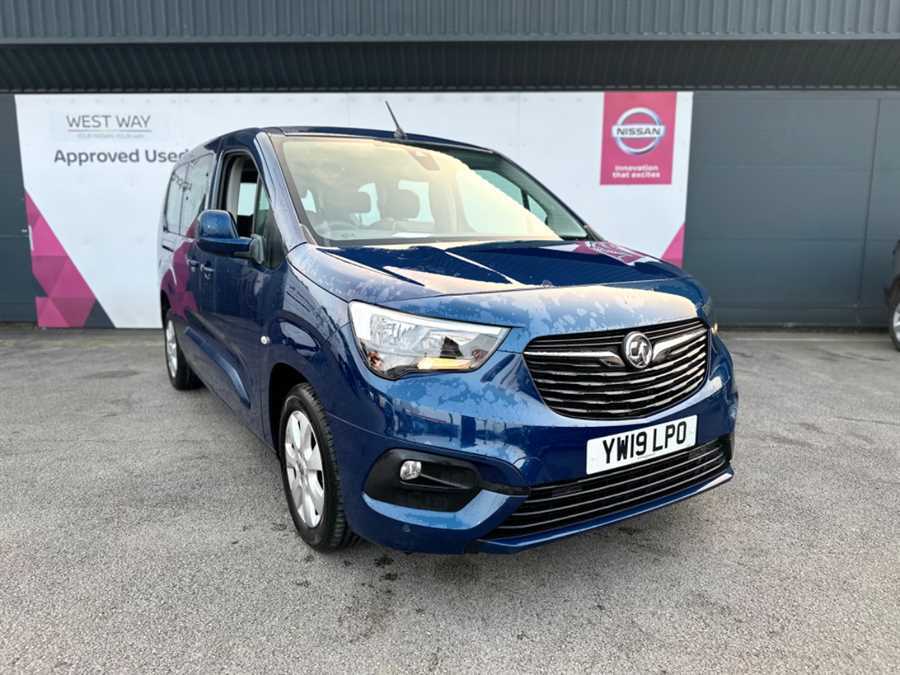 Compare Vauxhall Combo 1.5 Turbo D Energy XL 7 Seat YW19LPO Blue