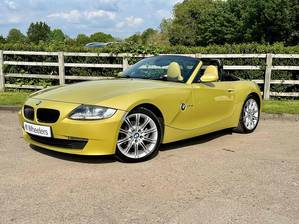 Compare BMW Z4 Si Sport  Yellow