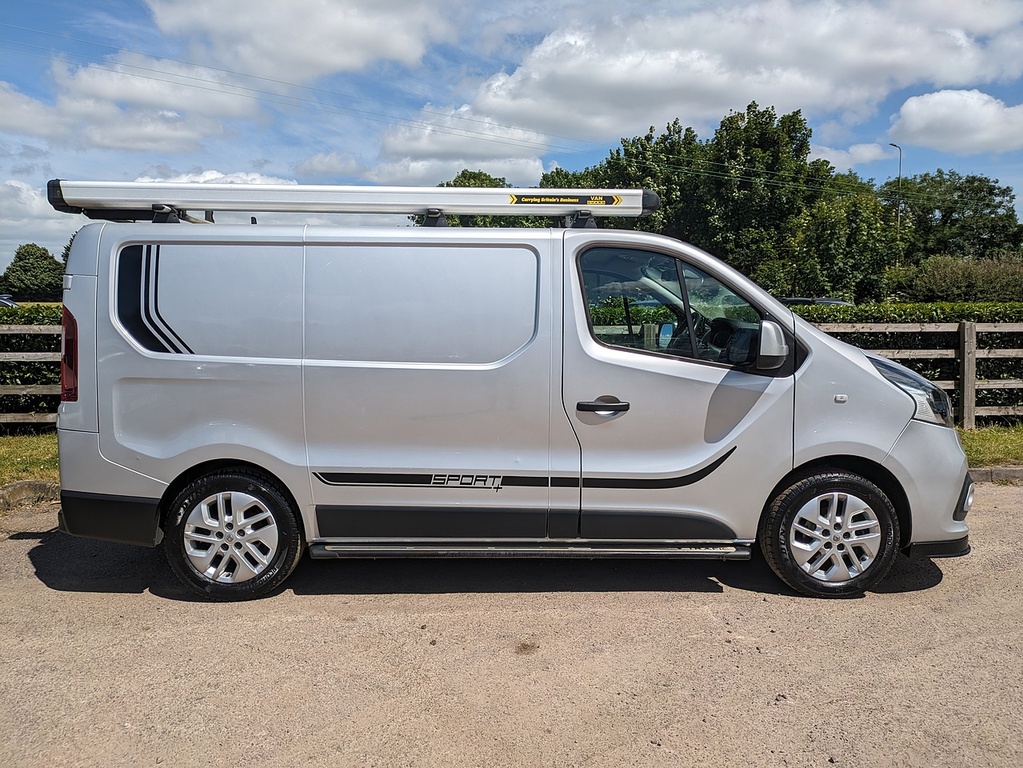Compare Renault Trafic Dci Energy 27 Sport Nav  Silver