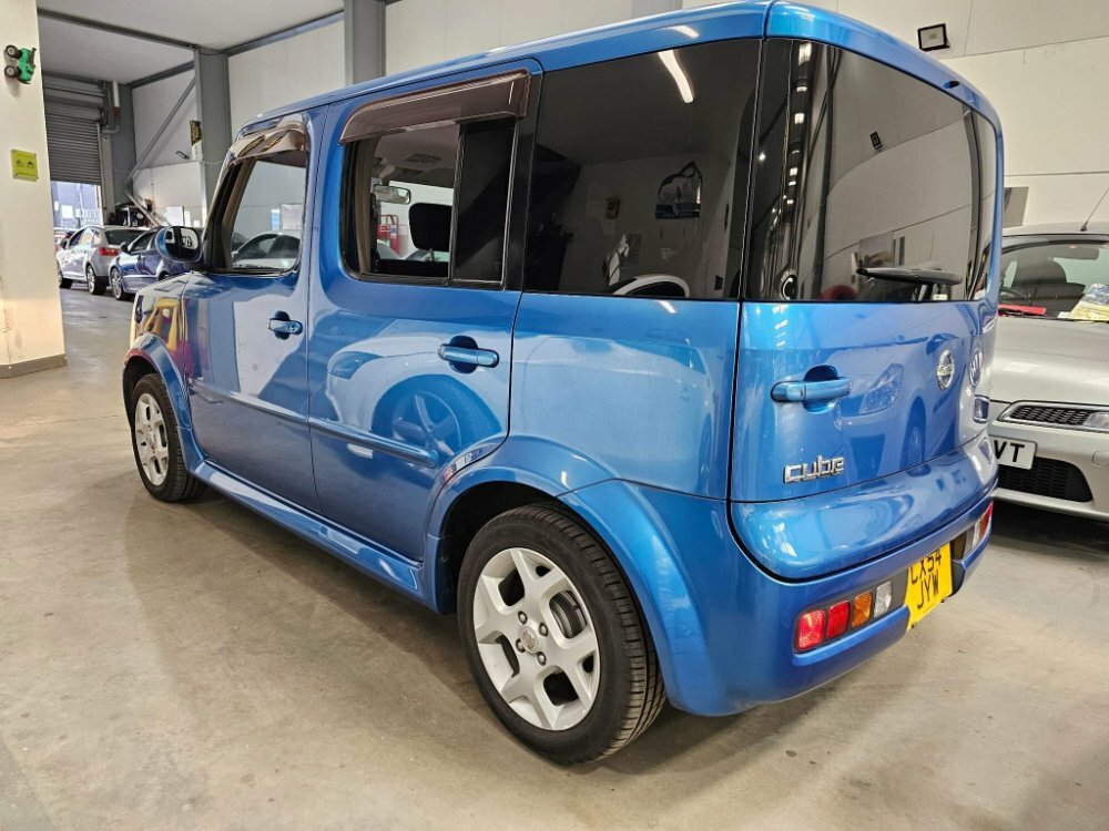 Compare Nissan Cube 1.4 Auto 5dr CX54JYW Blue