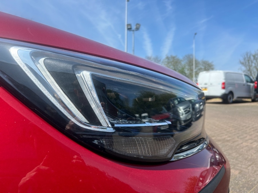Compare Vauxhall Crossland 1.2 Se Edition Suv MD71WRK Red