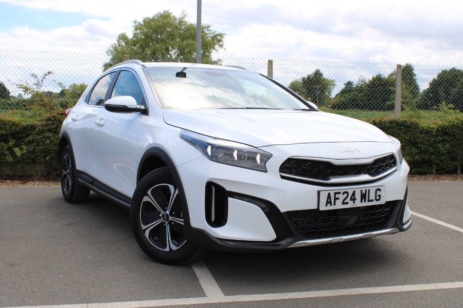 Compare Kia Xceed 1.6 Gdi 8.9Kwh 3 Suv Plug In Hybrid Dct AF24WLG White