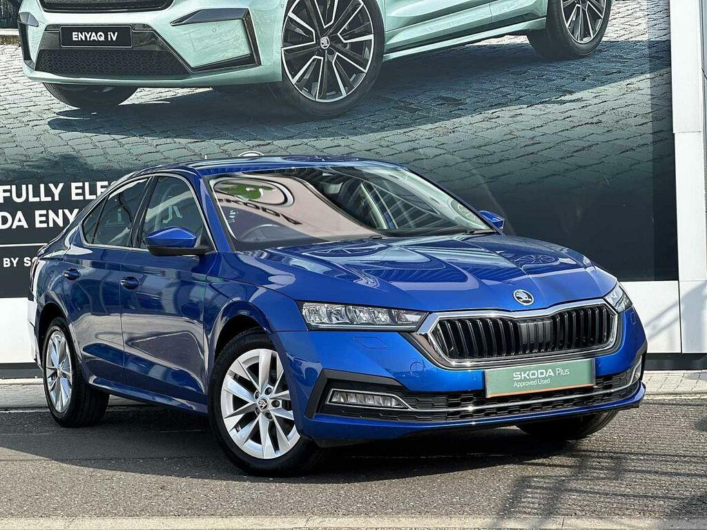 Compare Skoda Octavia Hatchback 2017 1.5 Tsi Act Se L 150Ps AJ21FSP Blue